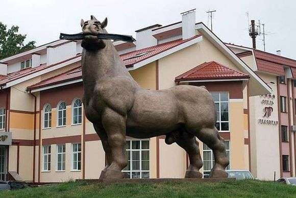 Описание памятника коню в Воронеже