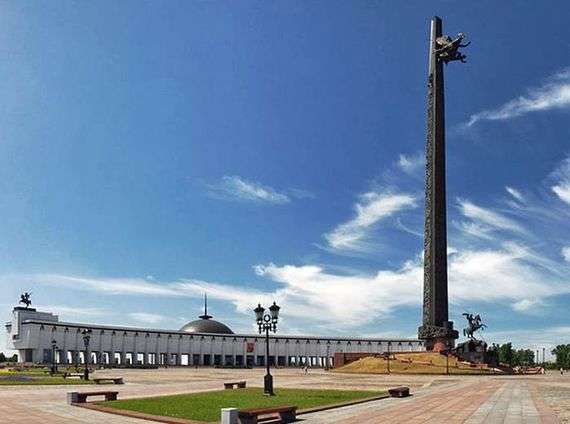 Описание памятника «Монумент Победы» в Москве